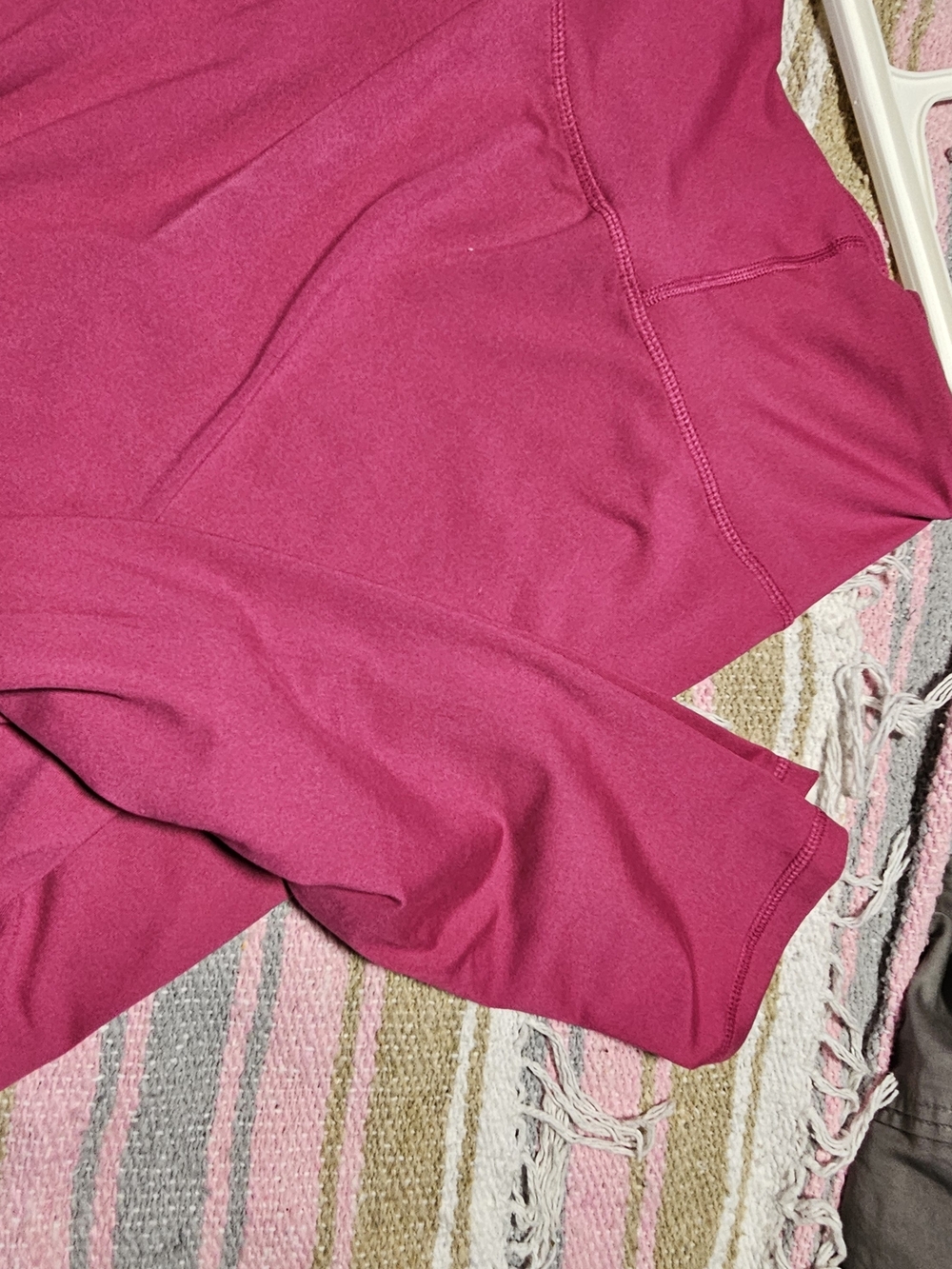 Old Navy Women’s High-Rise Leggings in Magenta